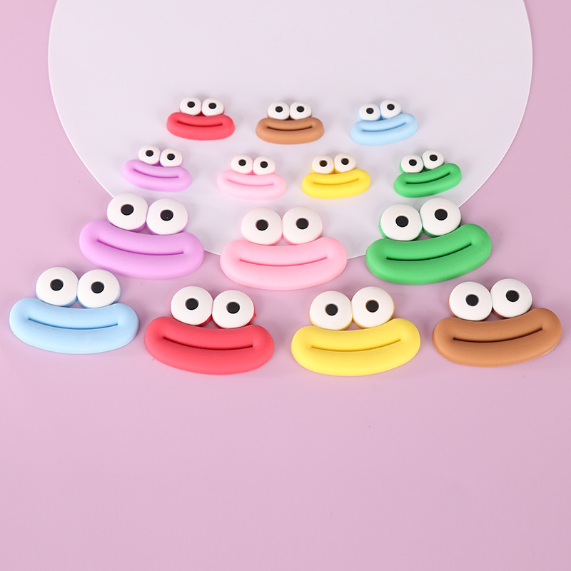 Big eye cartoon sausage mouth eye charger protective case Mobile phone case diy creative soft adhesive patch accessories diy accessories soft adhesive anti-fall wear protective case Specification drawing