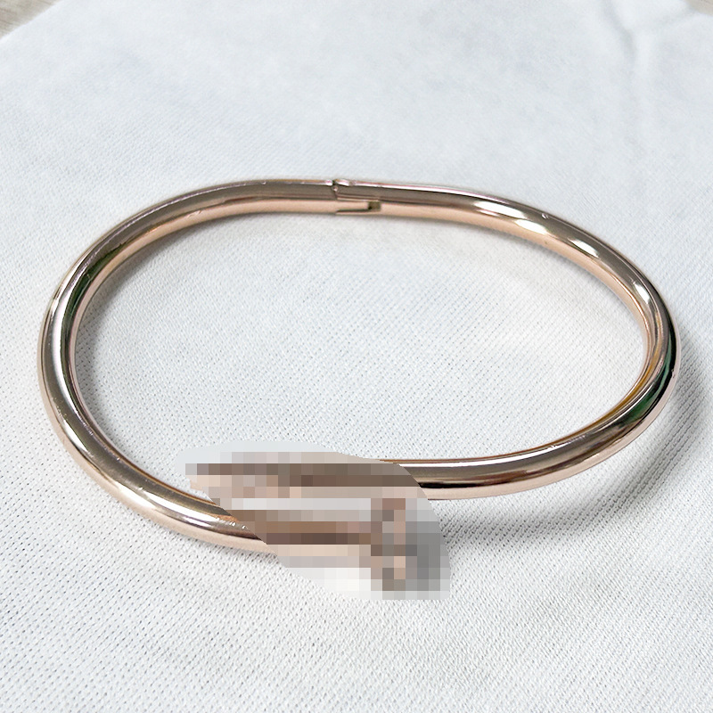 Cross-border best-selling women's trendy titanium steel nail bracelet, stainless steel open bracelet, non-fading fashionable jewelry manufacturer direct sales and wholesale of high-quality bracelets Application Scenario