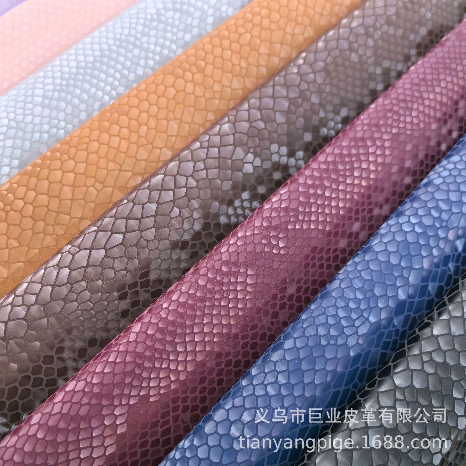 Environmentally Friendly Pu Artificial Leather Snake Pu Leather Is Suitable For High-Texture Leather Materials Such As Clothing, Shoes, Bags, Leather Belts, Decorative Packaging And Other Multi-Functional Purposes details Picture
