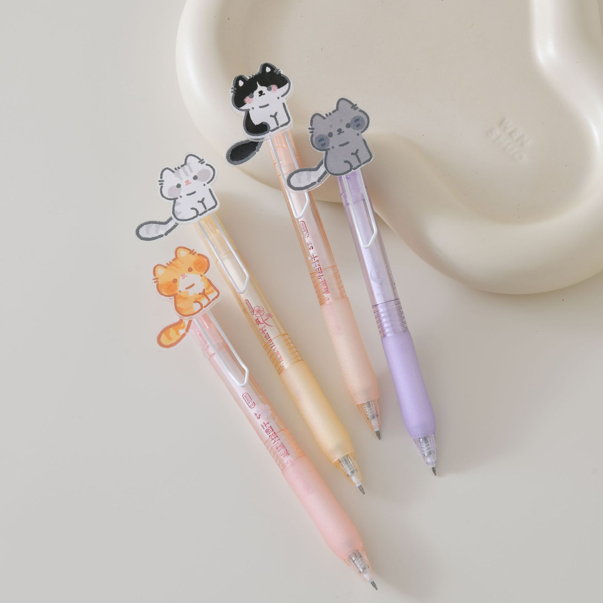 New cat tail press gel pen 0.5mm black pen, smooth and cute design for exam writing, anti-slip handle stationery pen details Picture