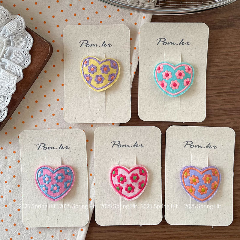 New Korean-style sweet heart-shaped embroidered flower hair clips, fabric children's broken hair side bangs clips, and girl bye-bye clips Specification image