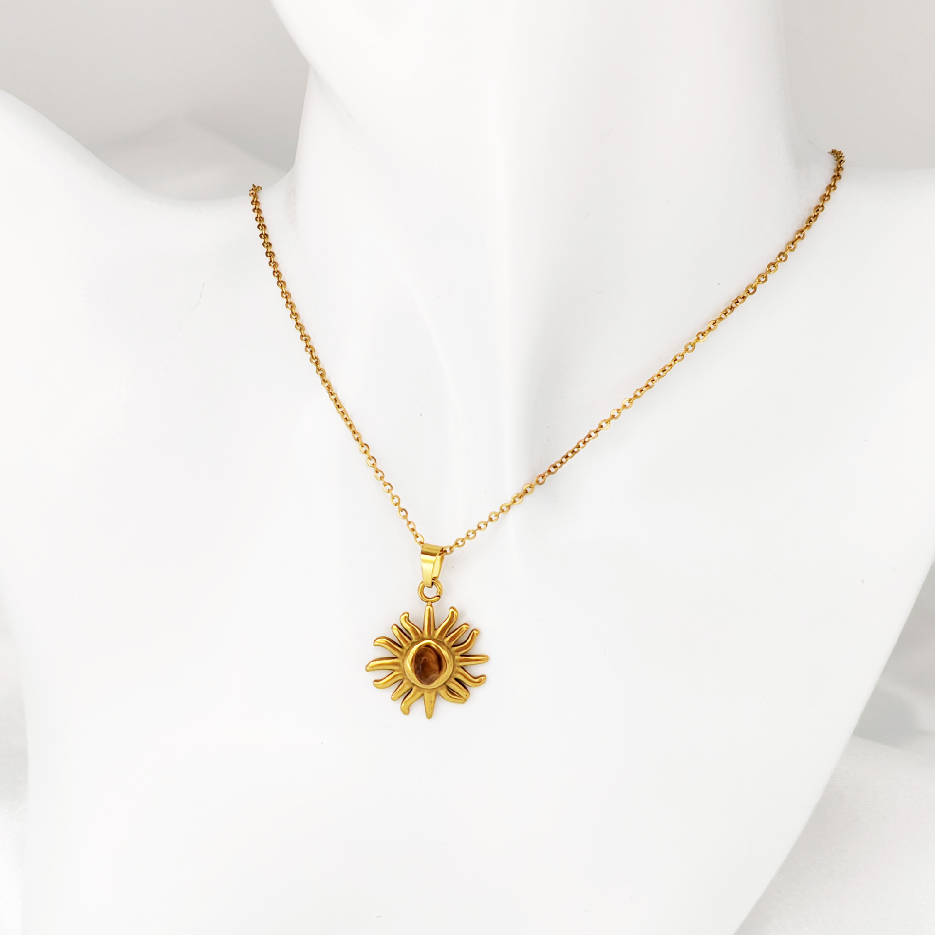 A French retro, niche design sense geometric sunflower inlaid with natural stone, a simple and elegant stainless steel necklace for ladies, a personalized and charming accessory details Picture