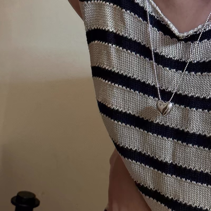 Korean version S925 sterling silver heart-shaped necklace, basic smooth, simple and fashionable sweater chain, high-quality, high-end and design accessory details Picture
