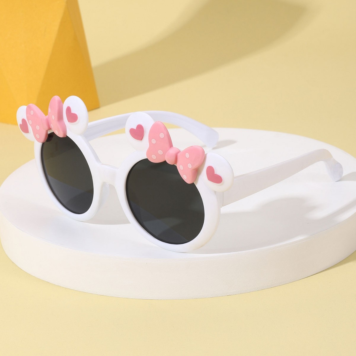 儿童太阳镜实物图