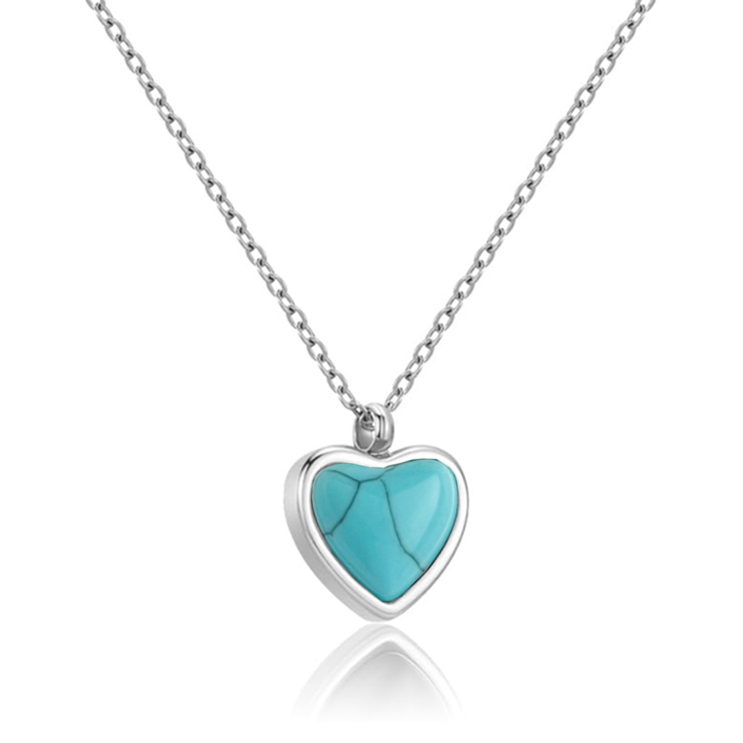 The new 18K gold heart-shaped pendant necklace from Europe and America, the same style as the popular Instagne-style red agate inlaid stainless steel necklace, is now available. It is a fashionable and trendy jewelry product Application Scenario