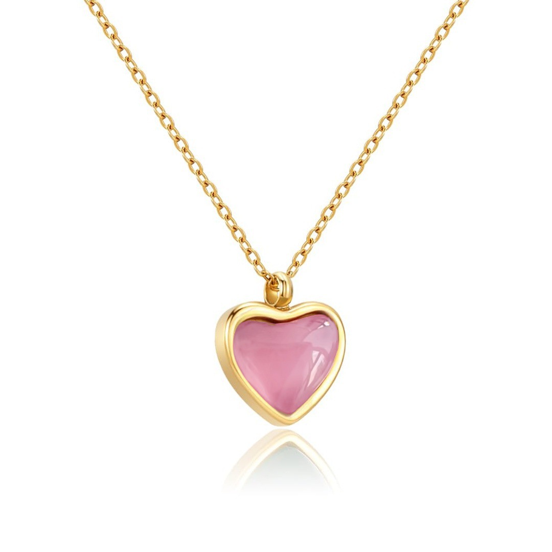 The new 18K gold heart-shaped pendant necklace from Europe and America, the same style as the popular Instagne-style red agate inlaid stainless steel necklace, is now available. It is a fashionable and trendy jewelry product details Picture