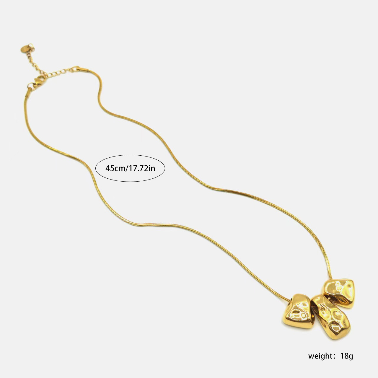 This trendy stainless steel gold-plated geometric, simple and exquisite necklace is fashionable and versatile. It is a niche women's accessory with a simple design sense and elegant charm Application Scenario