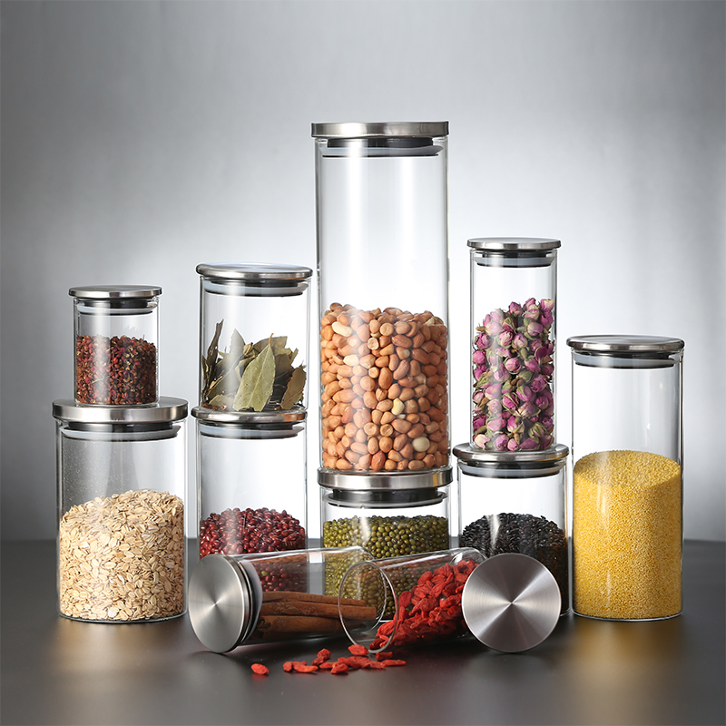 Glass storage jars, heat-resistant tea cans, sealed jars for grains and snacks, stainless steel LIDS, transparent straight glass bottles, kitchen Application Scenario