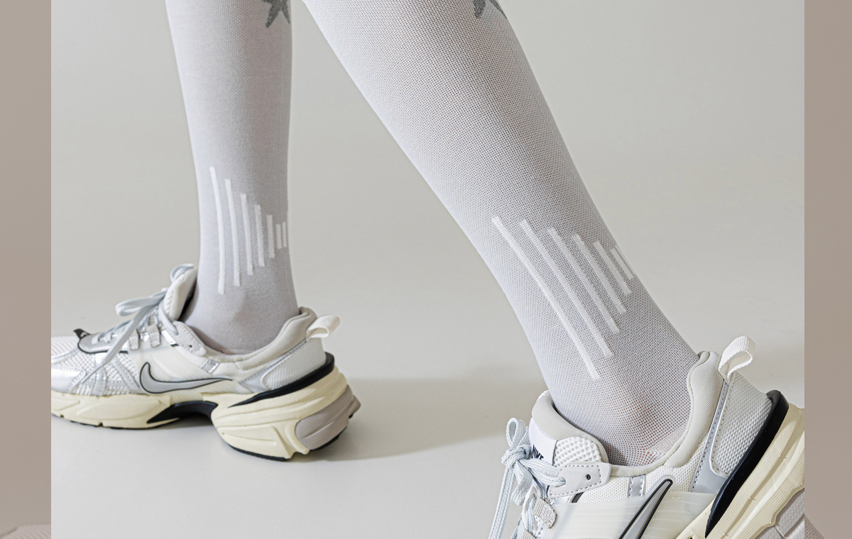 Road cycling socks for men and women, reflective bicycles, outdoor hiking socks, professional sports pressure calf running socks pic 30