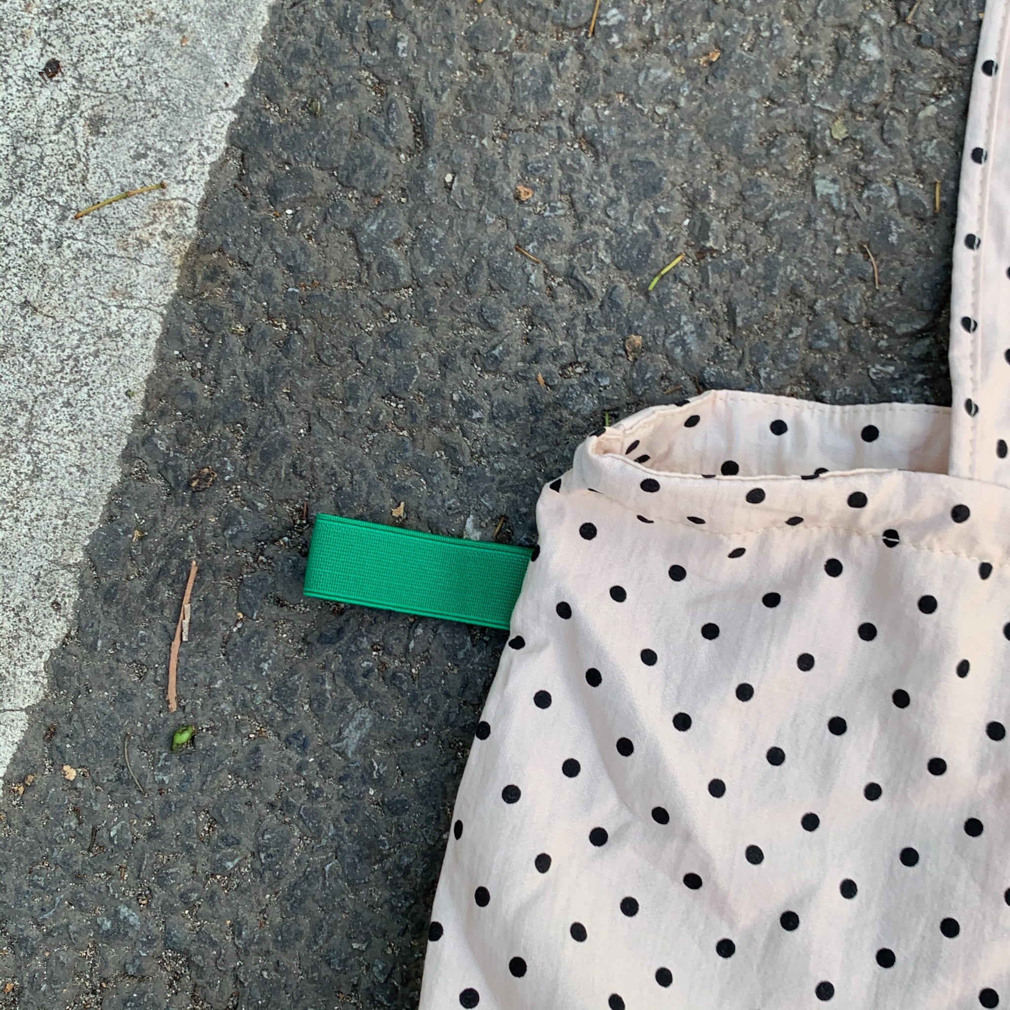 Summer new Japanese polka dot printed letter single-shoulder tote bag with large capacity, fresh and cute hand-held shopping bag pic 3