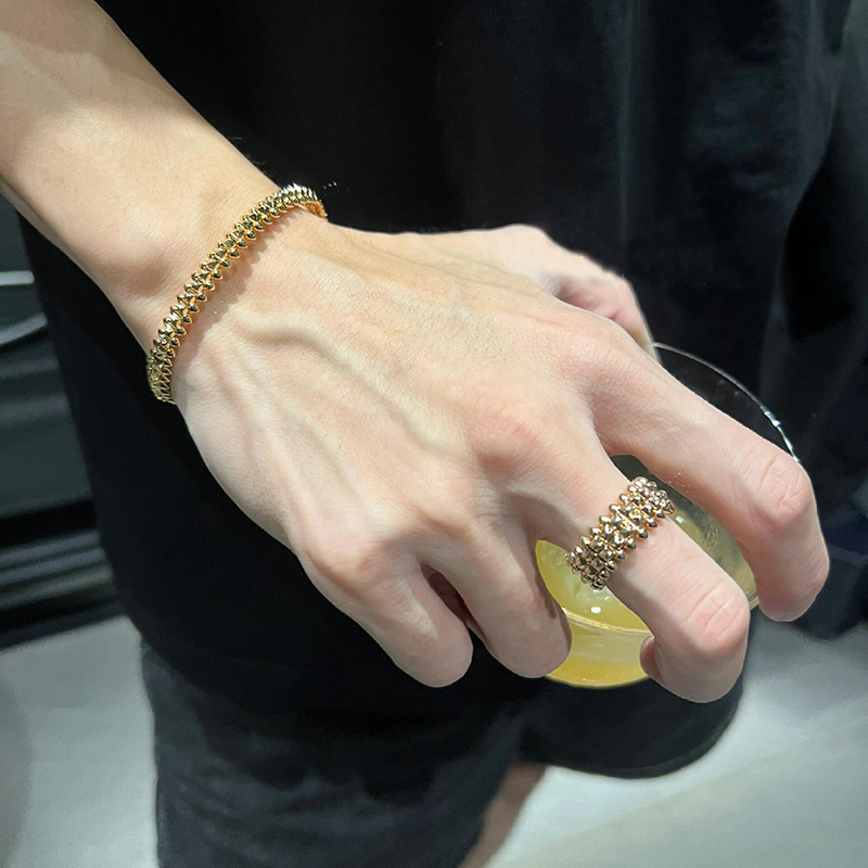 High-version V gold classic rivet bullet point couple bracelet, movable thick-plated 18K rose gold light luxury bracelet Specification image