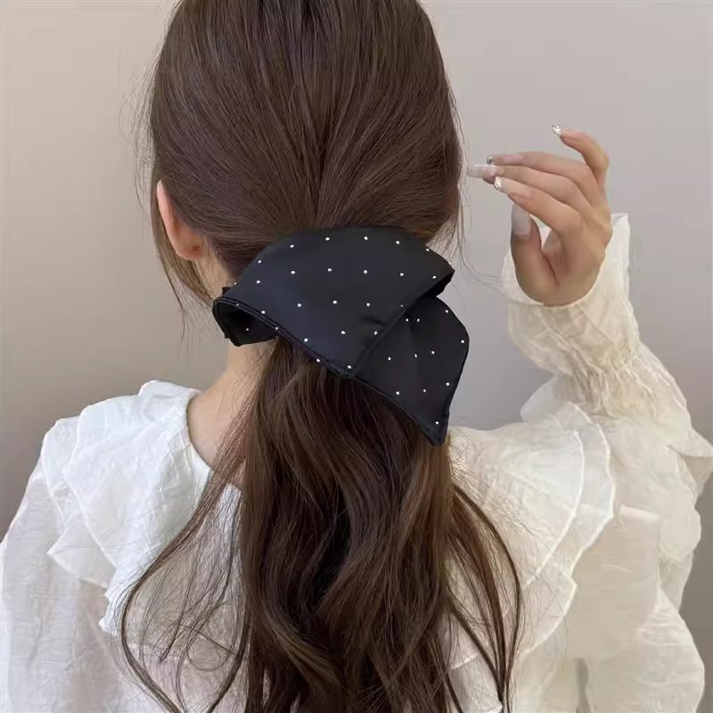 Korean-style full sky star satin square scarf, large intestinal hair band, solid color, elegant and high-end style, hair tie tied in a ponytail, versatile hair tie for girls
