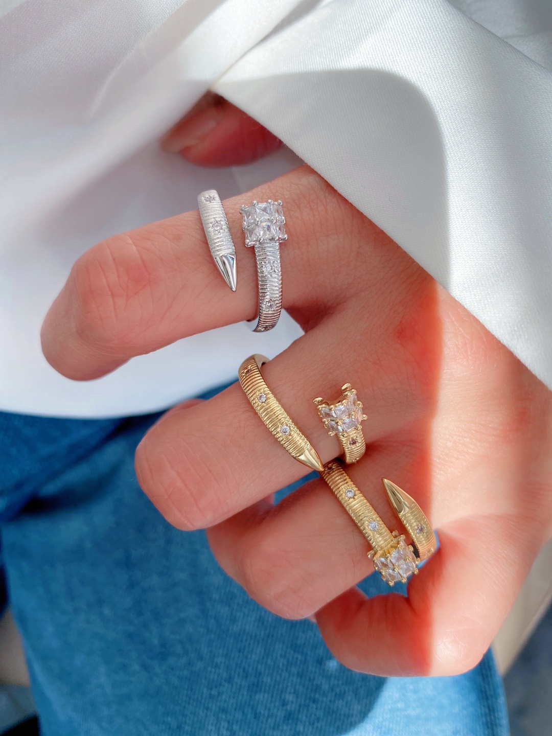 Court style retro brushed bracelet ring, niche light luxury high-end bracelet, gold 瓖 diamond buckle bracelet manufacturer pic 4