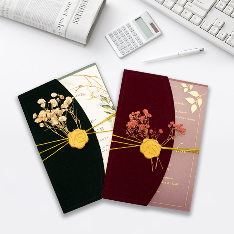 Gold-embossed high-end invitation letter, velvet handcrafted card holder, acrylic uv paper inner page printed, dried flower decoration Application Scenario
