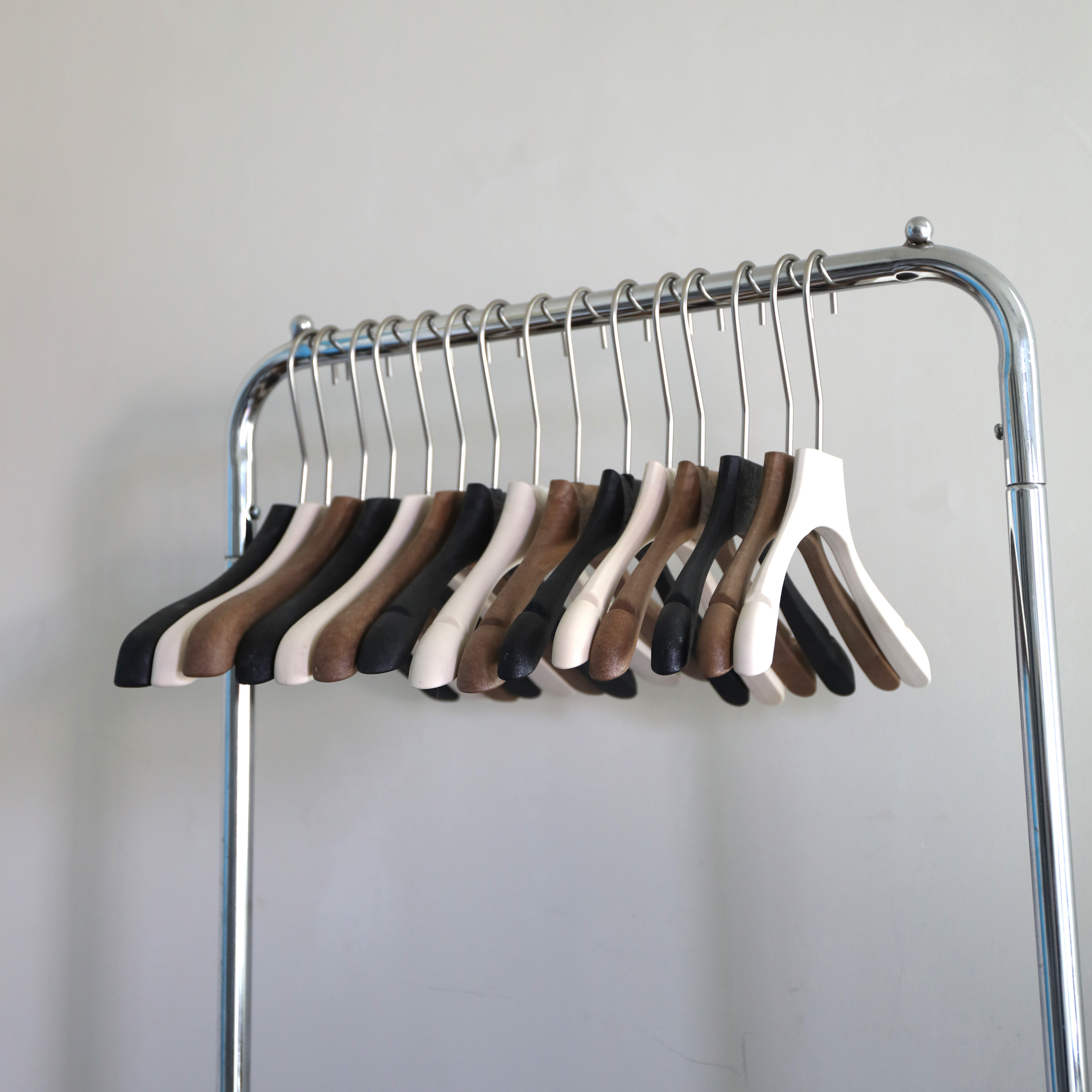 榉木衣架/拉毛布/儿童裤夹/手套/jk衣架产品图