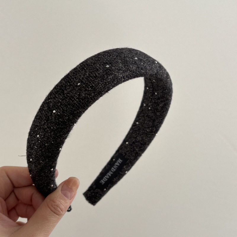 A new high-top hair accessory featuring a wide foldable headband with rhinestones and a delicate hairband from the US Specification image