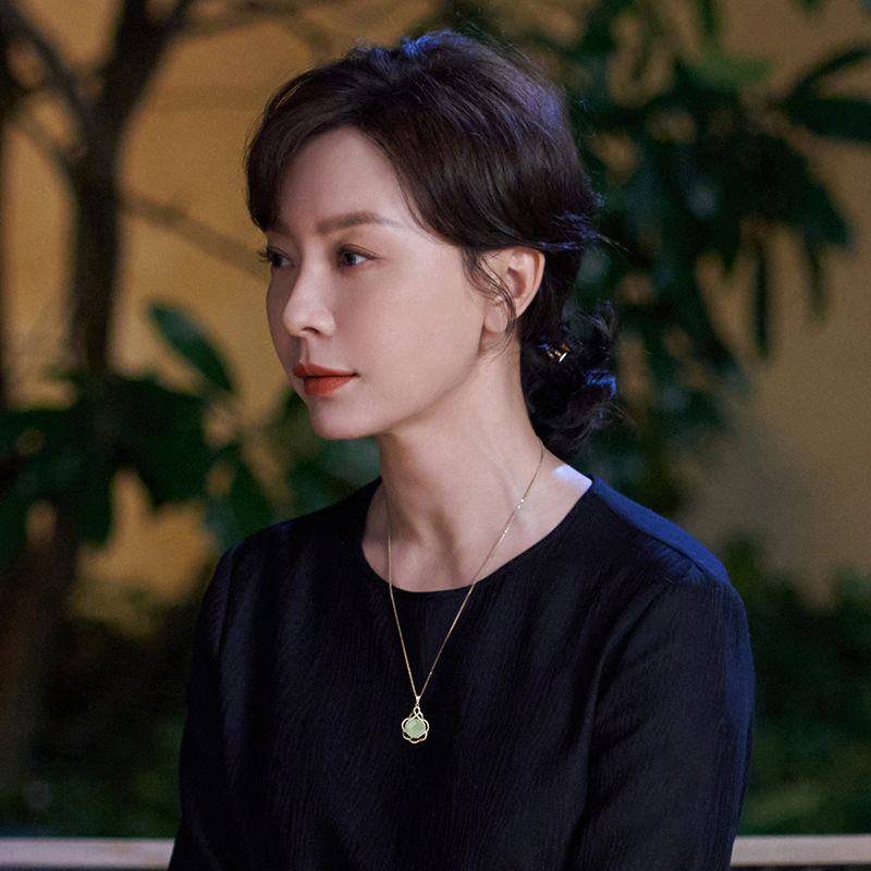 Hetian jade necklace 2025 New bestseller, light luxury, niche pure silver collarbone chain, jade pendant, sweater chain, long style for women Application Scenario
