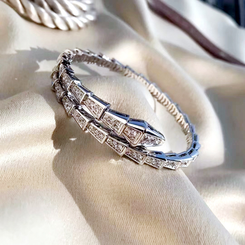 【 High-end and Light Luxury 】 Full diamond snake bone bracelet, spring, smooth body, elastic snake-shaped opening couple diamond-encrusted bracelet details Picture