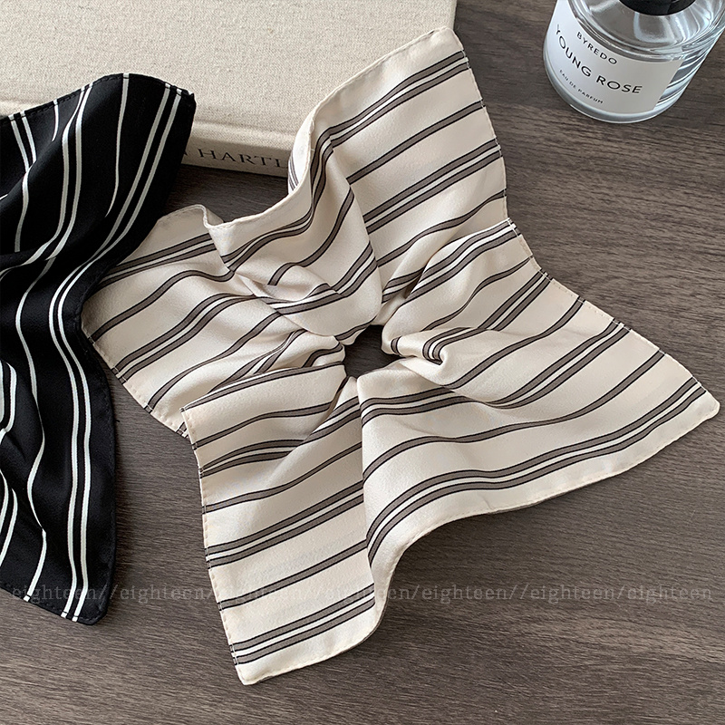A super large beige striped square scarf with a large hair tie for women, exuding a sense of sophistication and elegance. It features a square hair accessory and a hair tie Application Scenario