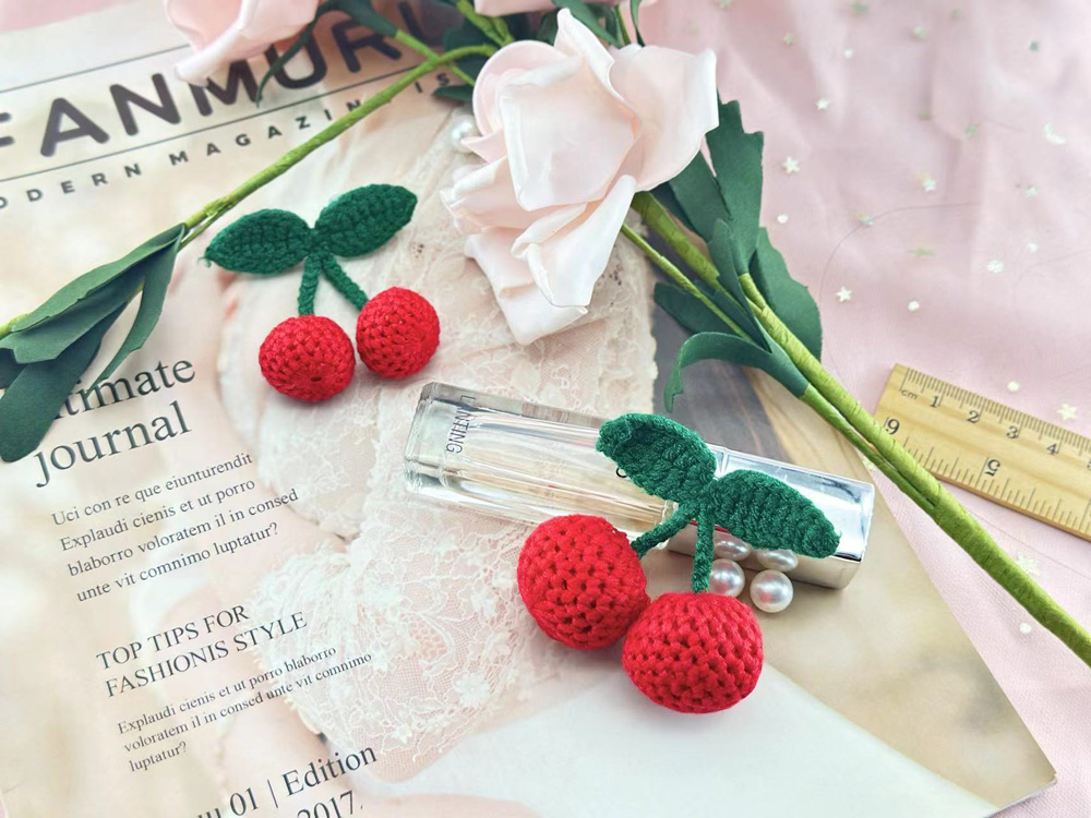 针织红色小樱桃胸针别针水果胸花毛线可爱包包衣服配饰挂件装饰品详情10