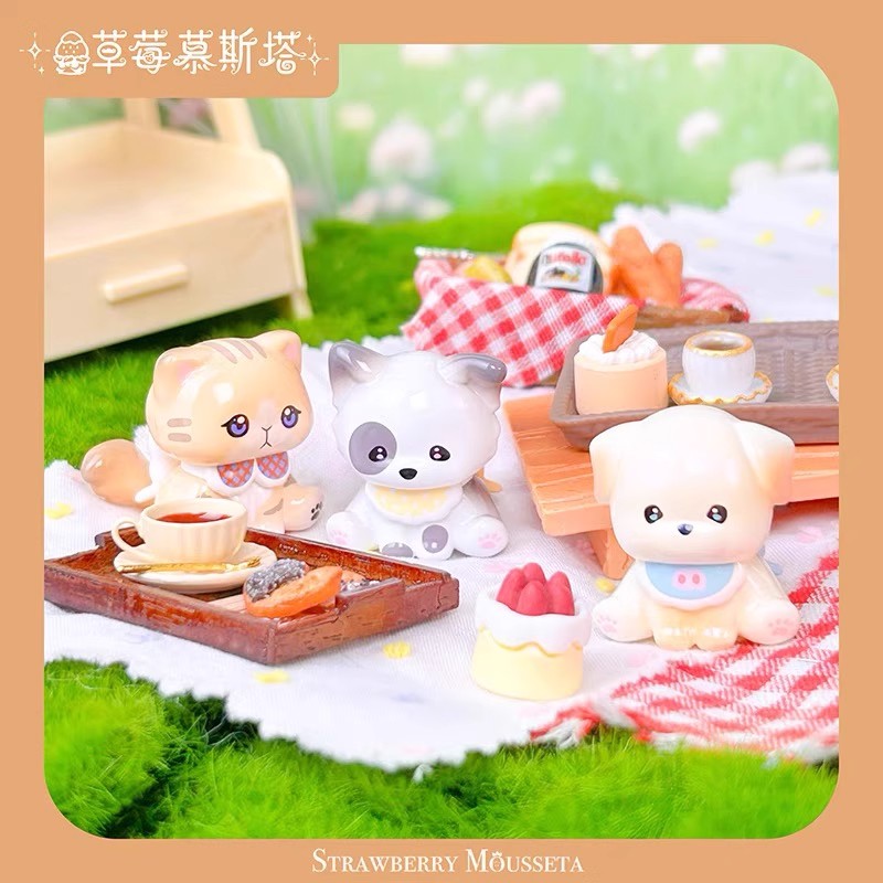 Authentic Strawberry Musta Doudou Dog and its friends blind box, cute mini desktop figurine blind bag Application Scenario