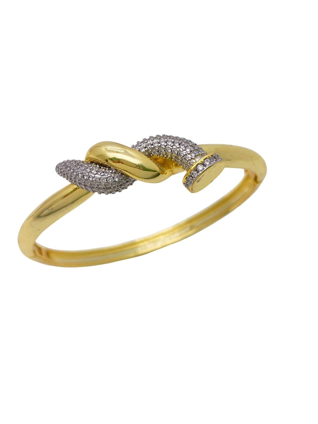 This is a popular European and American snap-on nail bracelet with exquisite copper micro-inlaid zircon jewelry and a high-end design. It is an open bracelet and jewelry accessory pic 6