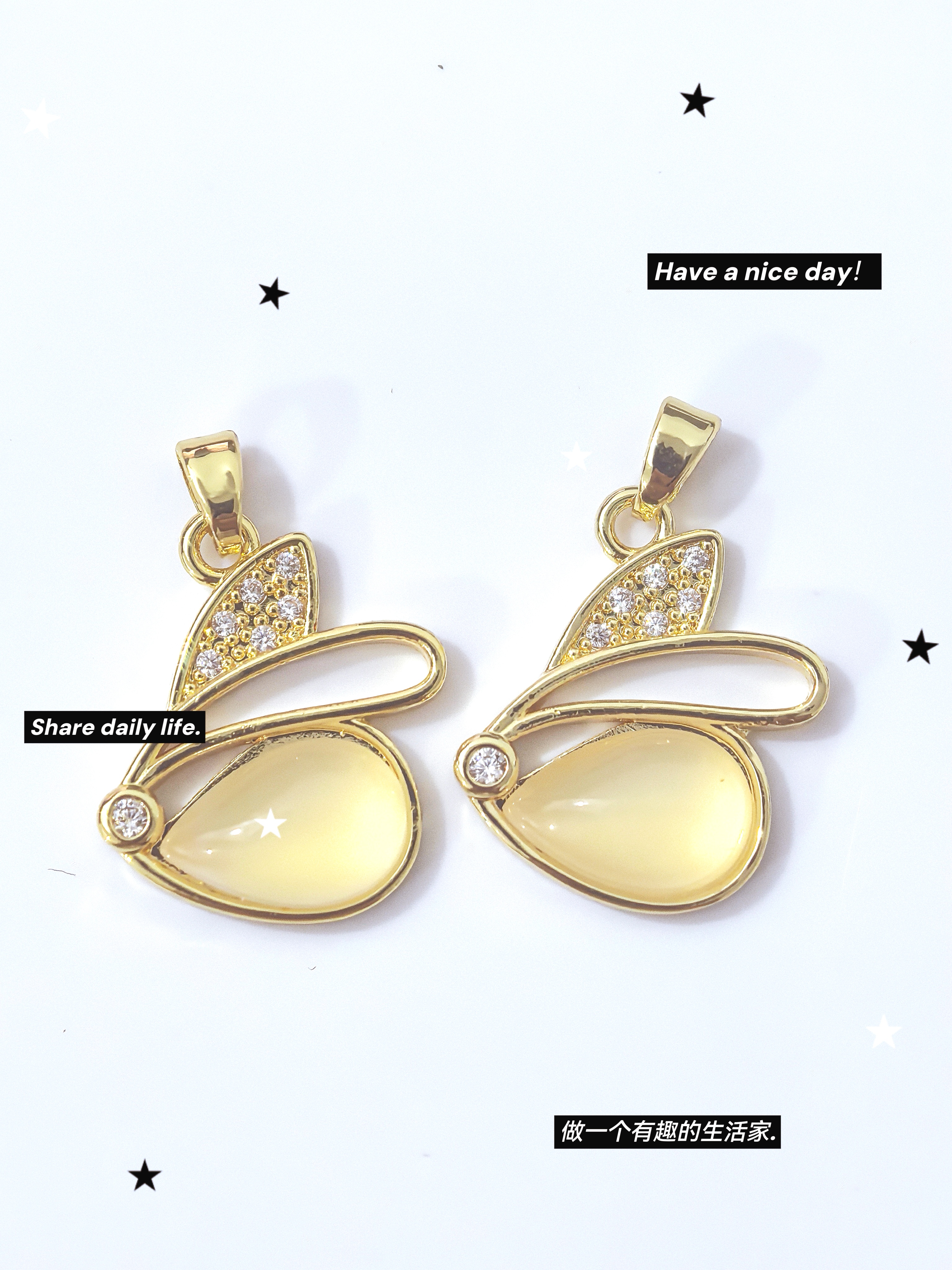 A cute and adorable imitation shell rabbit heart rose pendant necklace for women with a unique personality pic 2