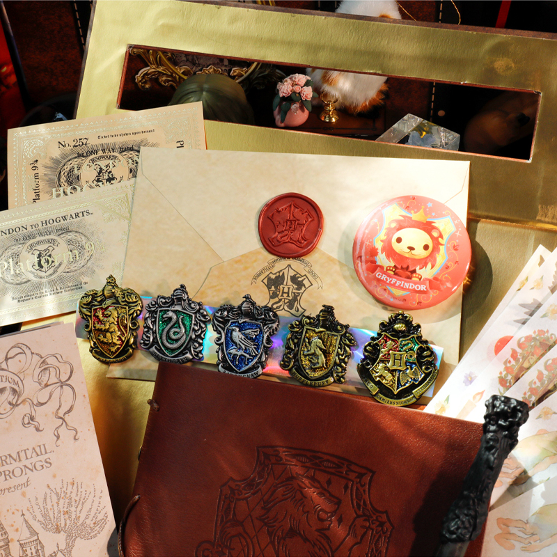 Harry Potter-related small gift boxes, notebooks, birthday gifts for boys and girls, handbooks, quills, wands Item Picture