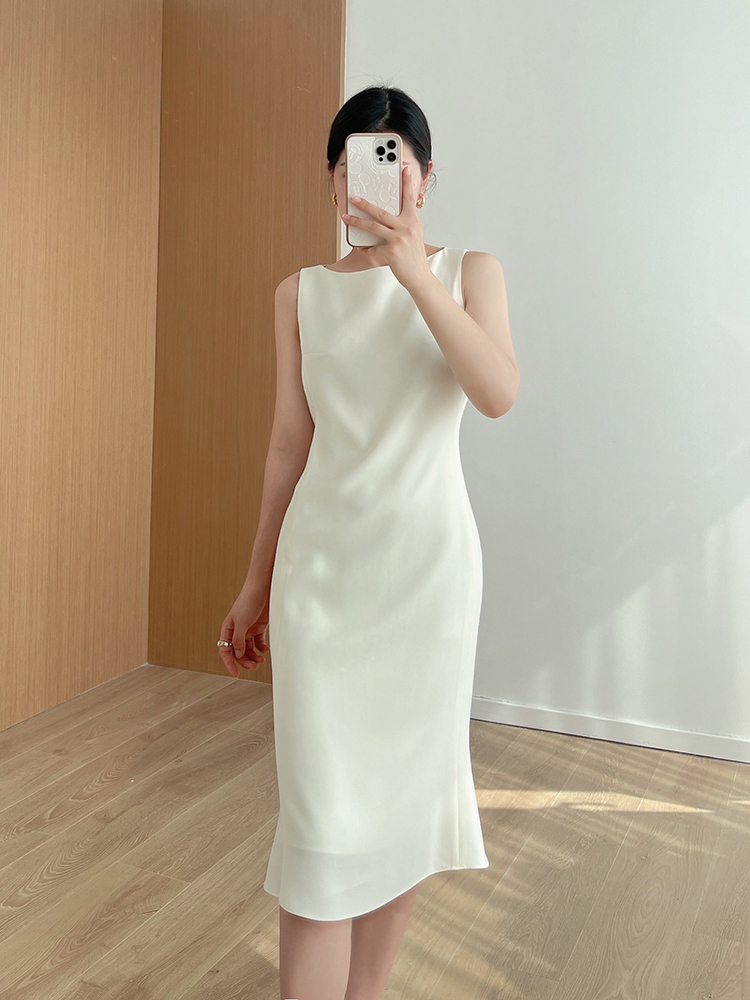 The*y acetate dress for spring and summer is a new style, fashionable and high-end sleeveless fishtail dress pic 28