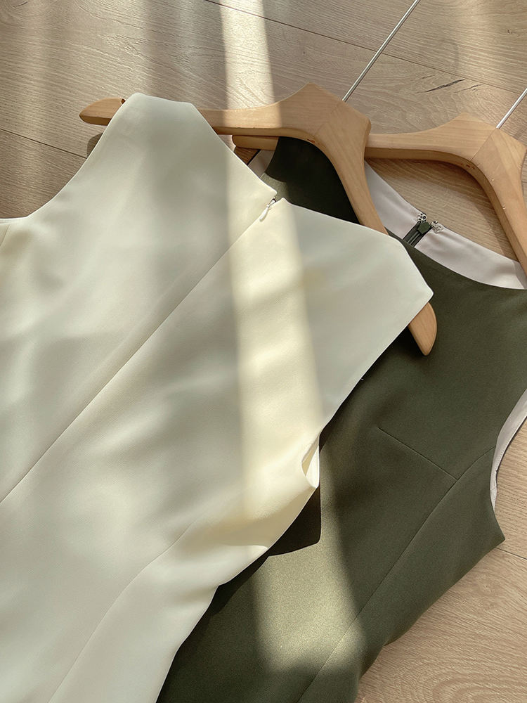 The*y acetate dress for spring and summer is a new style, fashionable and high-end sleeveless fishtail dress pic 40