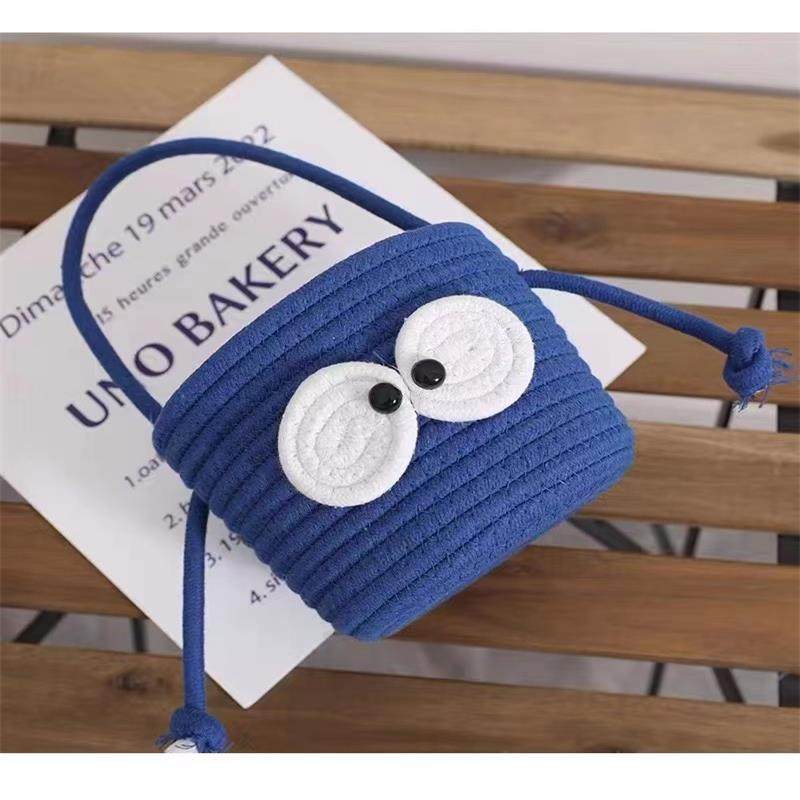 Cute desktop storage basket hanging bag, hanging on the wall behind the student dormitory door, snack and sundries, bathroom sock storage basket Application Scenario