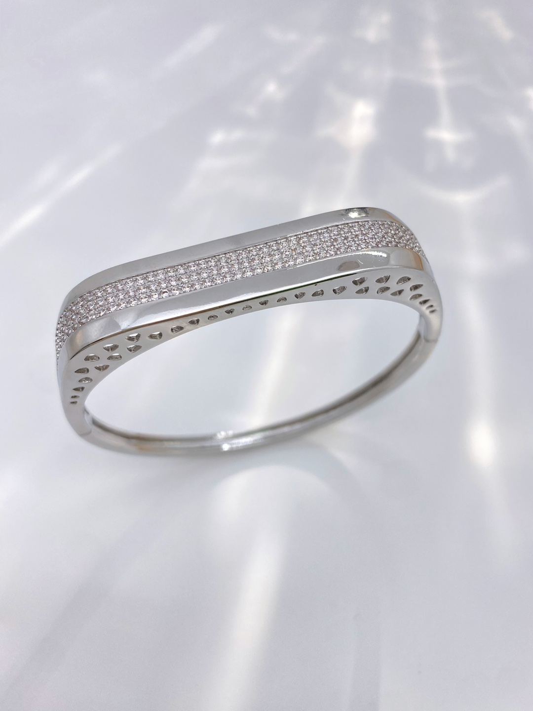 Wholesale of 18K gold geometric micro-inlaid zircon open ring and bracelet accessories with a sense of high-end European and American fashion pic 4