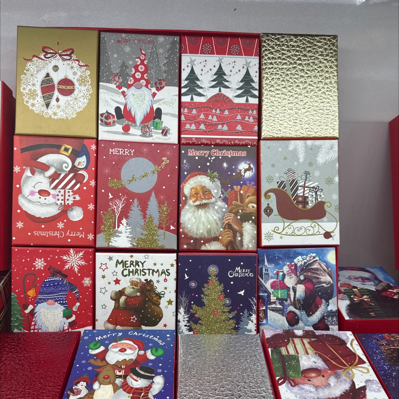 圣诞节特色礼品包装盒 创意独特 环保材质 精美耐用 节日礼物盒子