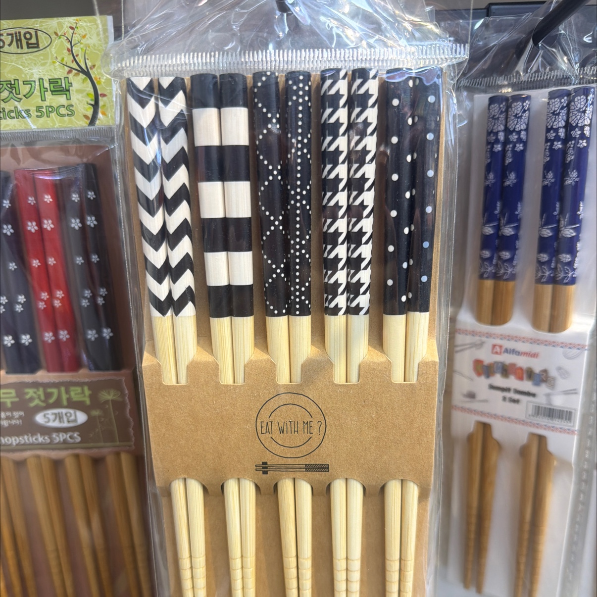 品牌多款实木竹筷子餐具家用便携餐厅厨房用品套装耐用环保儿童筷子

筷子产品图