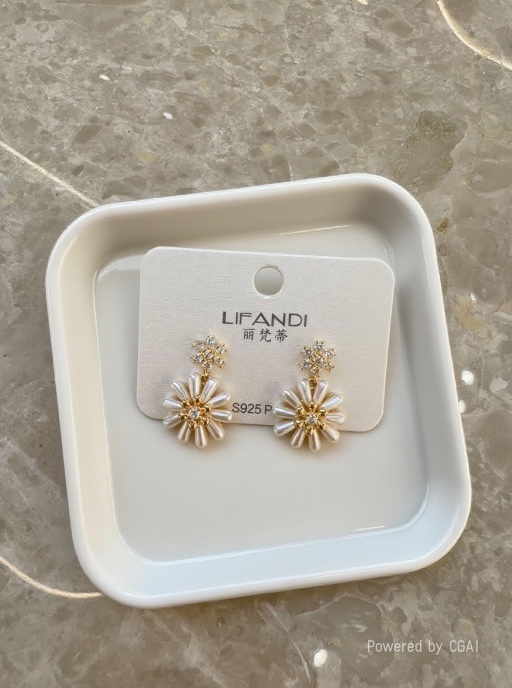 丽梵蒂超仙花朵仿珍珠耳环度假风气质百搭欧美夸张大气耳坠配饰耳饰细节图