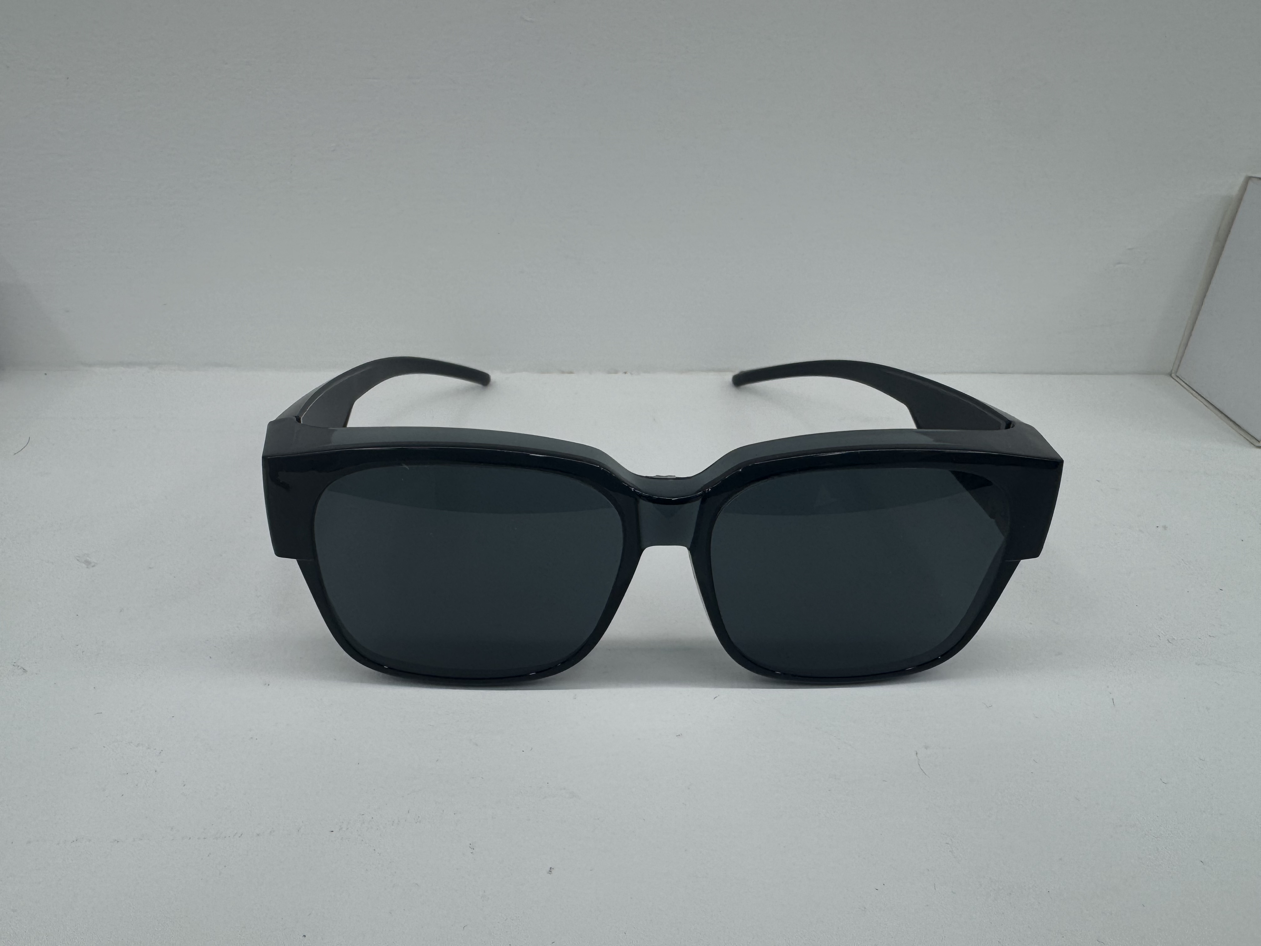 Canon Vision Fashion Glasses are high-definition, anti-blue light, unisex, lightweight, comfortable and trendy