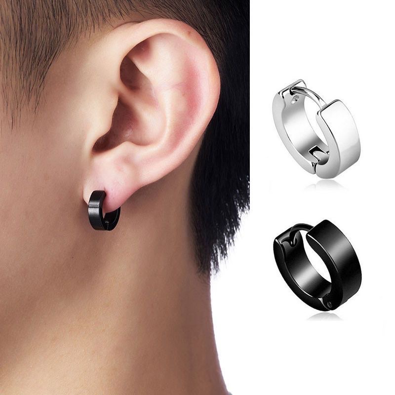 Japanese and Korean titanium gundam pad men's and women's ear studs, simple black individual earrings, couple punk wide face new earrings Application Scenario