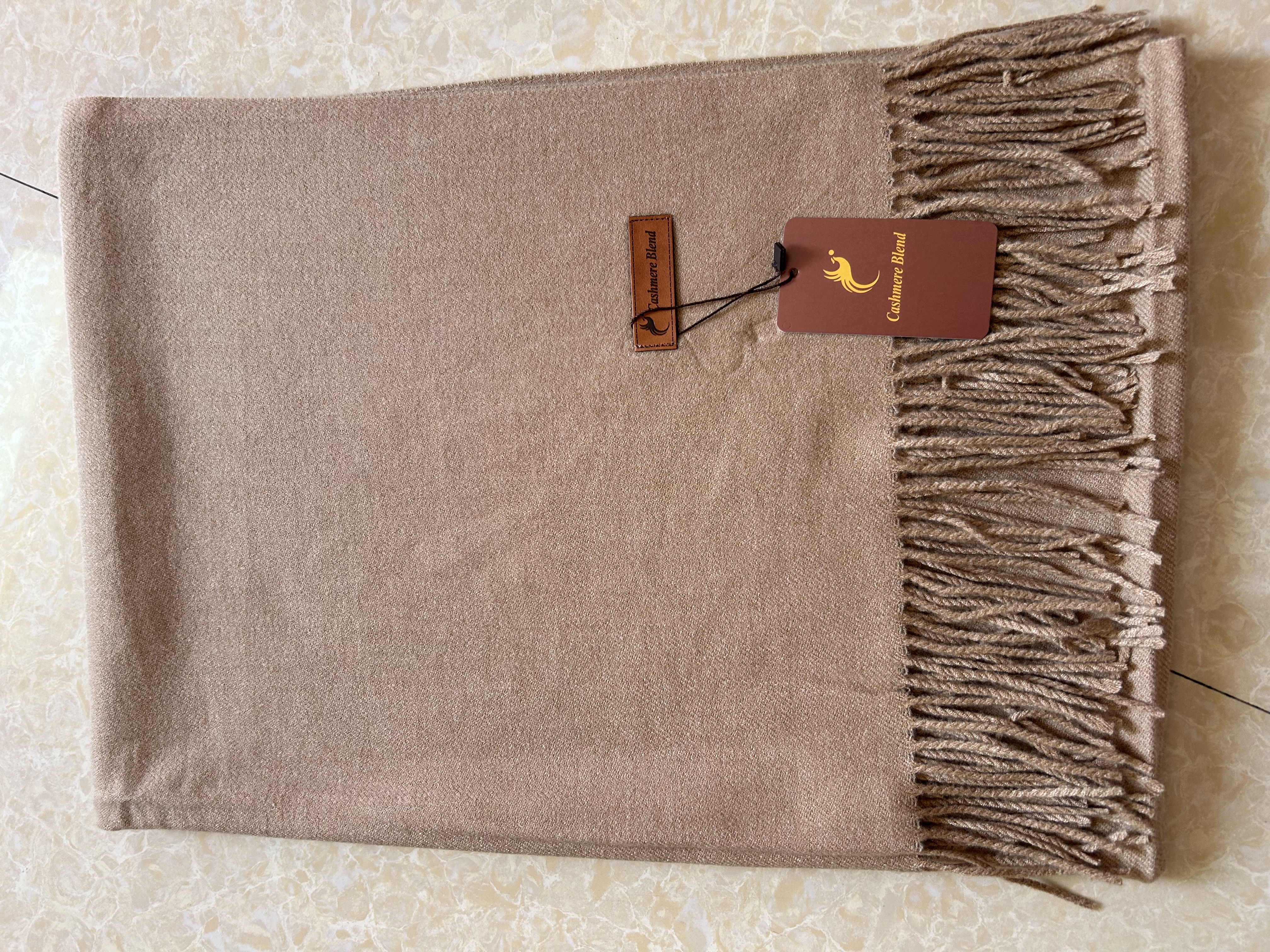 A thick and long faux cashmere scarf that is warm, fashionable and versatile for autumn and winter Specification image