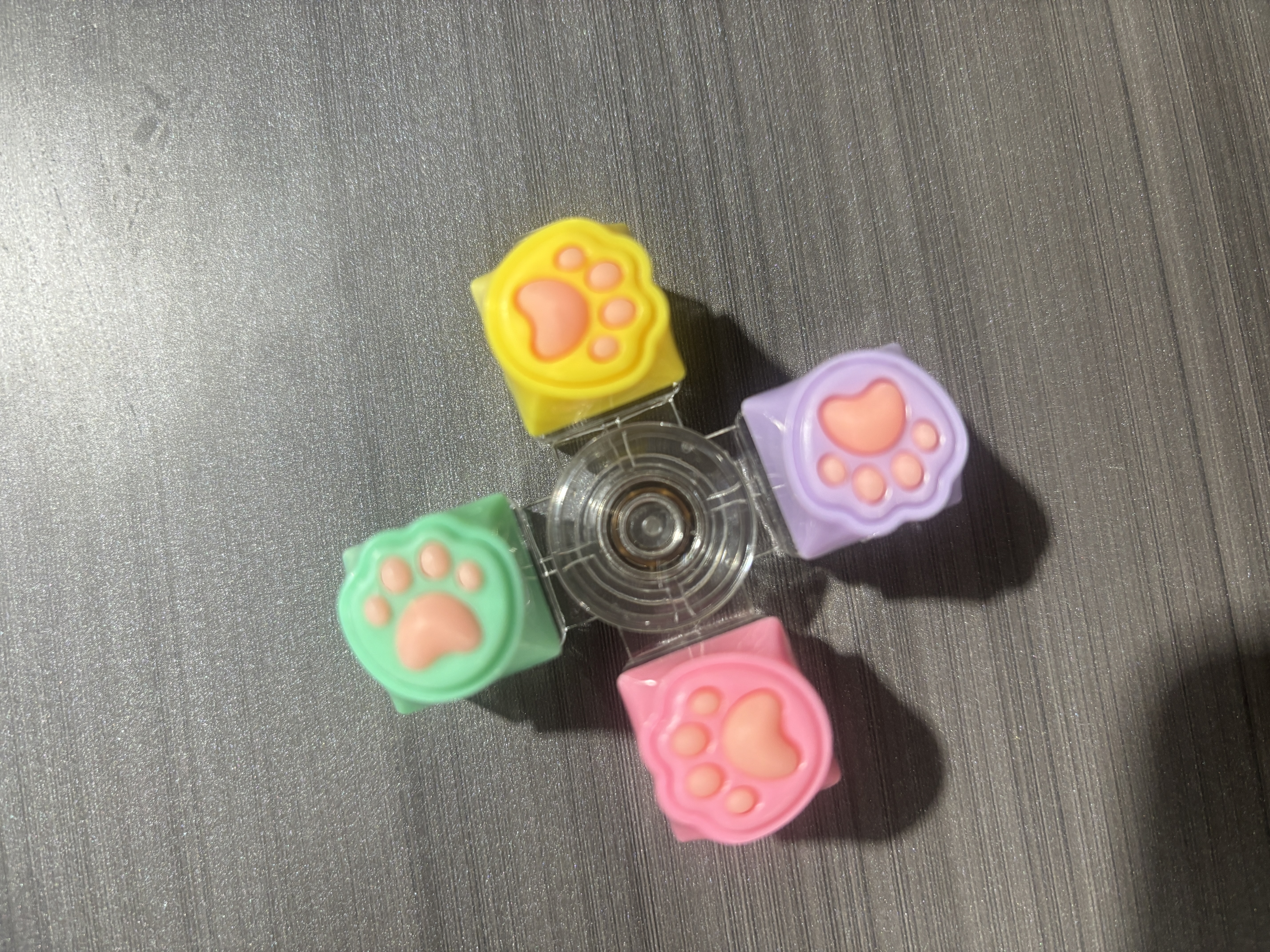 按键解压陀螺玩具减压神器创意办公桌摆件解压小物