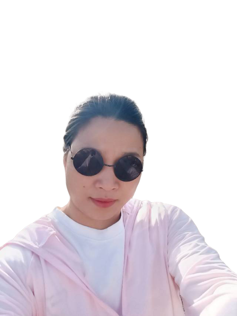 翁白云的名片