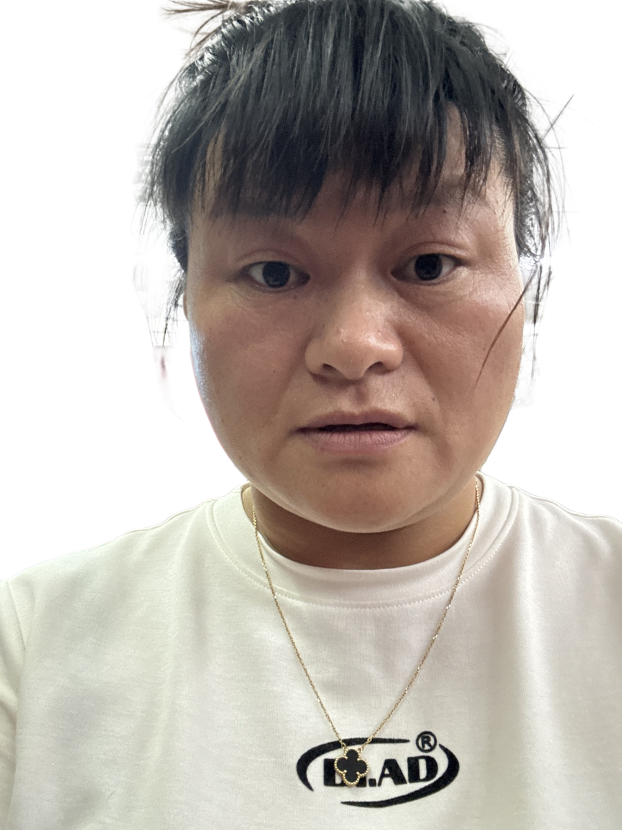 虞青青的名片