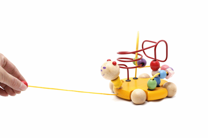 The wooden toy, the educational golden turtle wrapped around a pearl, is highly entertaining and colorful. It helps cultivate logical thinking ability. The parent-child game exercises hand-eye coordination. It is an early education and enlightenment toy that accompanies your growth detail image 2