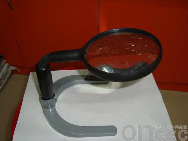 Stand plastic magnifying glass