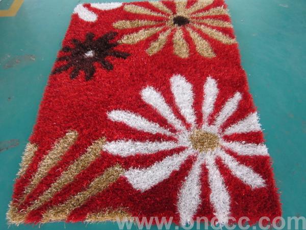 Coarse silk and patterned carpet