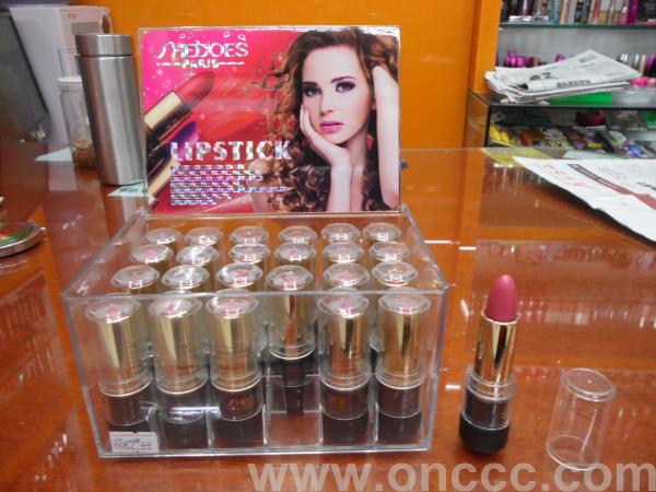 Moisturize and moisturize lipstick for a long time without smudging
