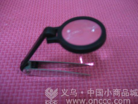 Tweezers and magnifying glasses