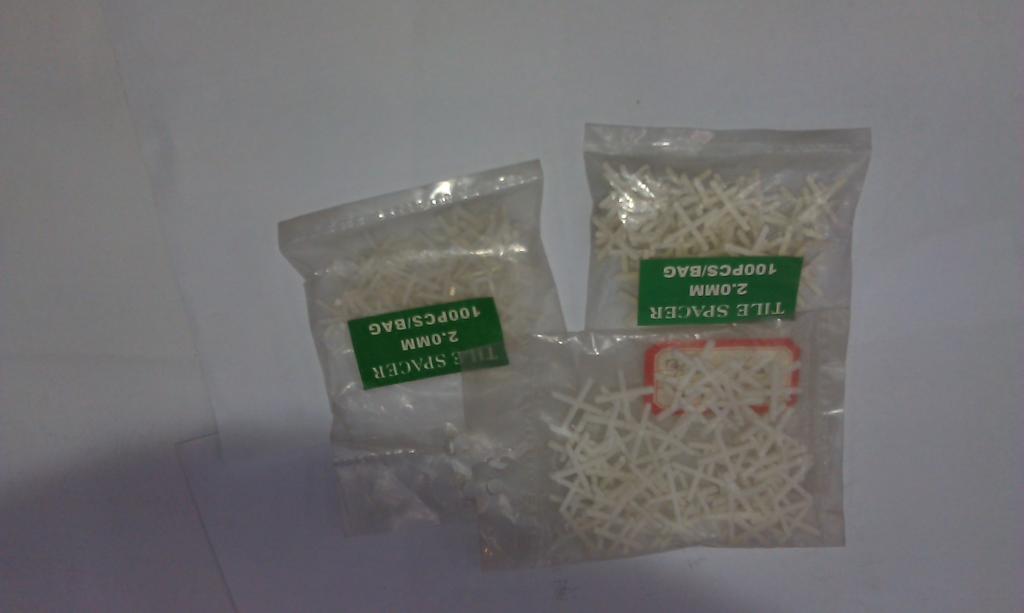 瓷砖塑料十字架瓷砖定位器各种规格PE材质装修铺瓷砖专用产品图