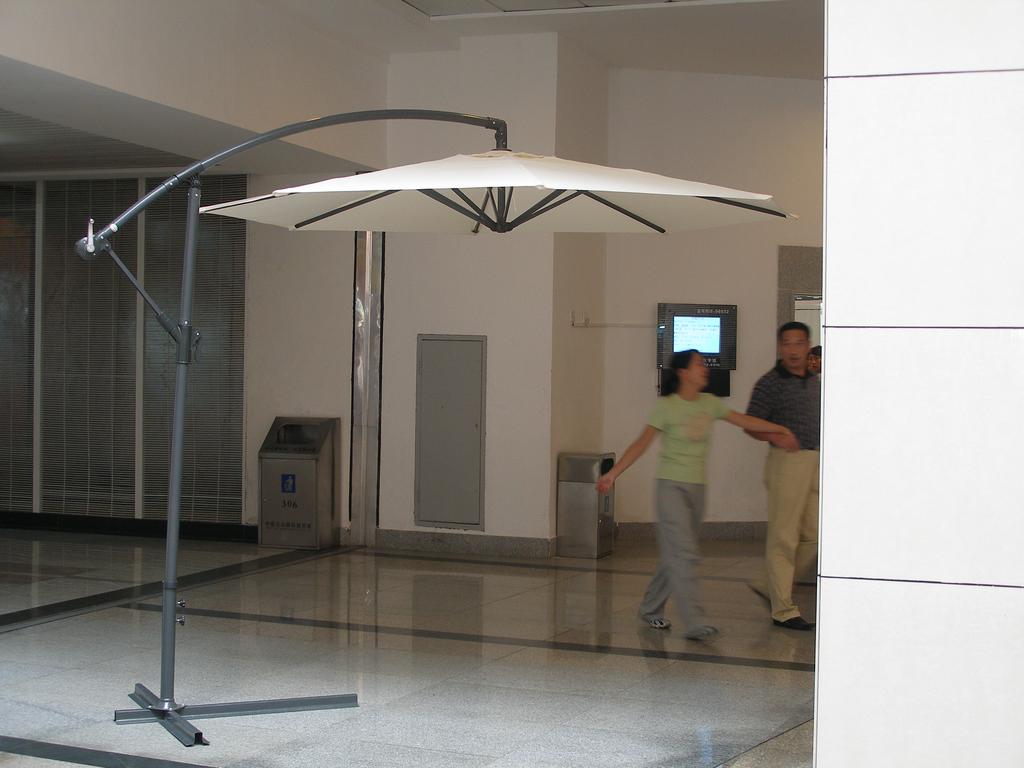 罗克曼休闲香蕉伞，侧立伞，单边伞，可折叠收纳，外表美观新颖