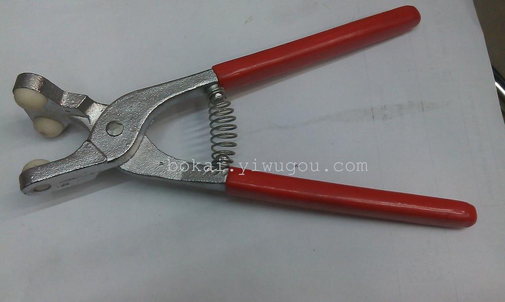 Three point pliers glass tool