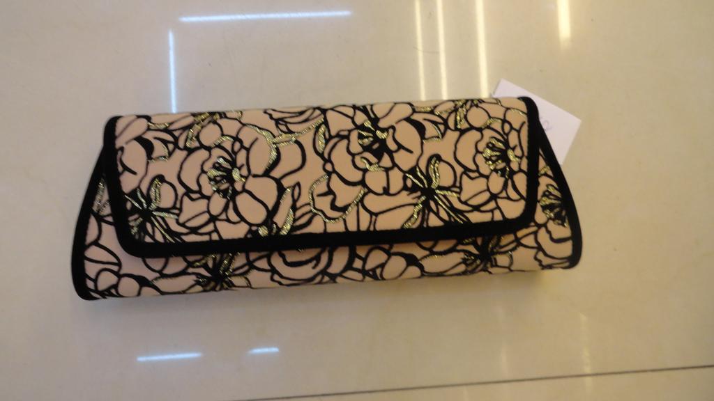 2018年流行的新款晚装包晚宴包盒子包产品图